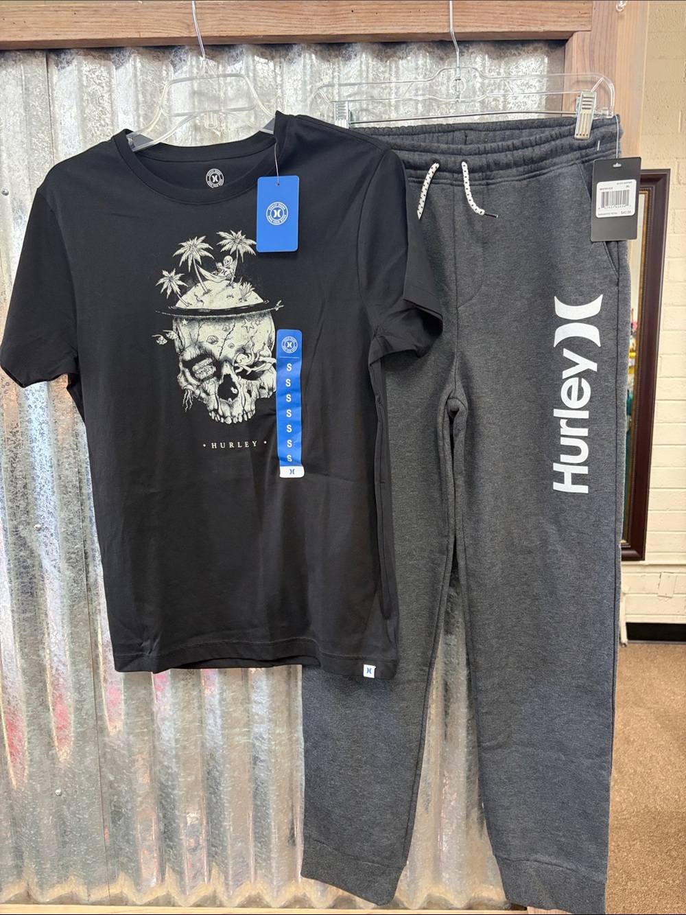 Hurley Black Skull Tee w/Sweat Pants-Youth size (pants XL, shirt Men’s S)